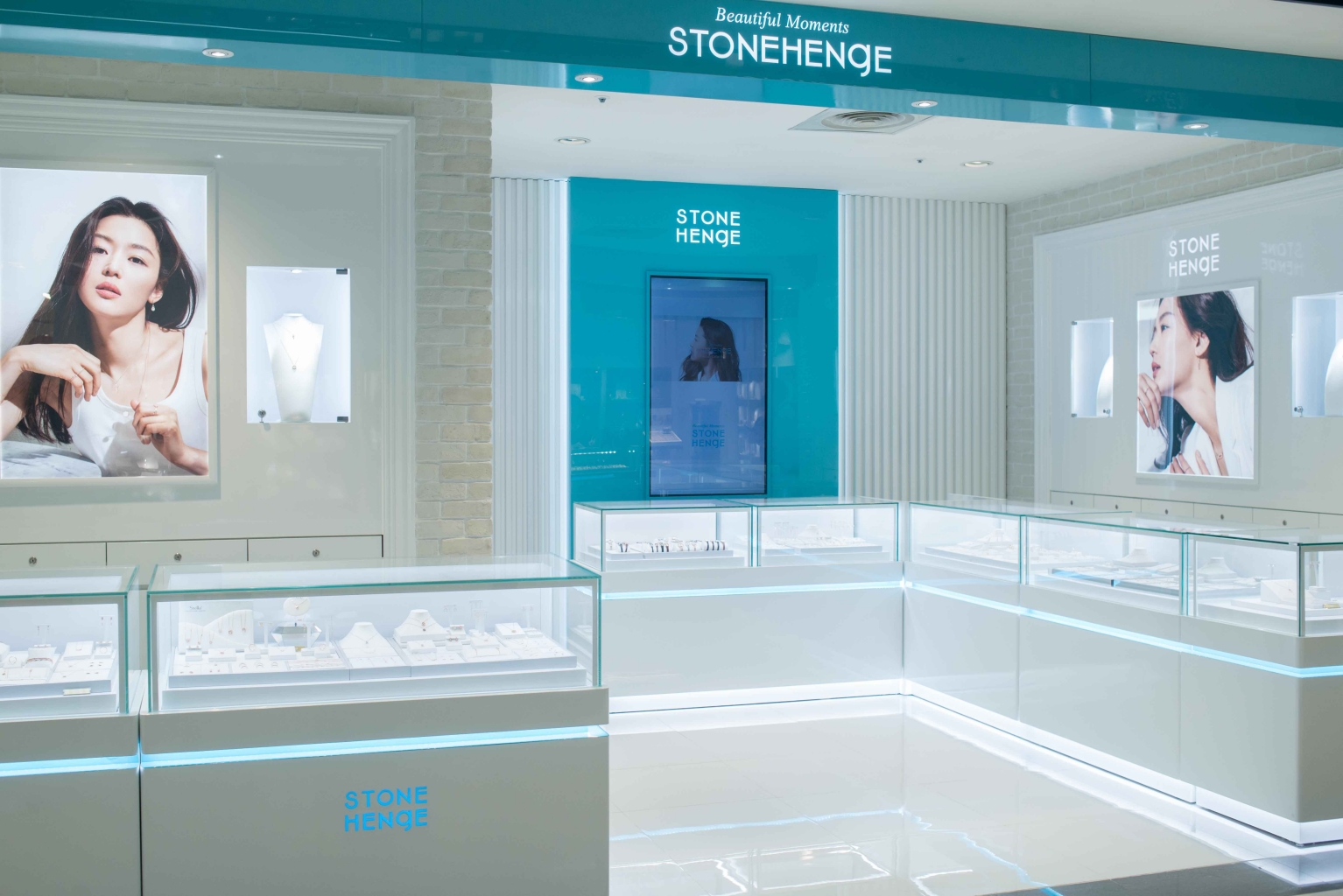 Stonehenge店櫃照