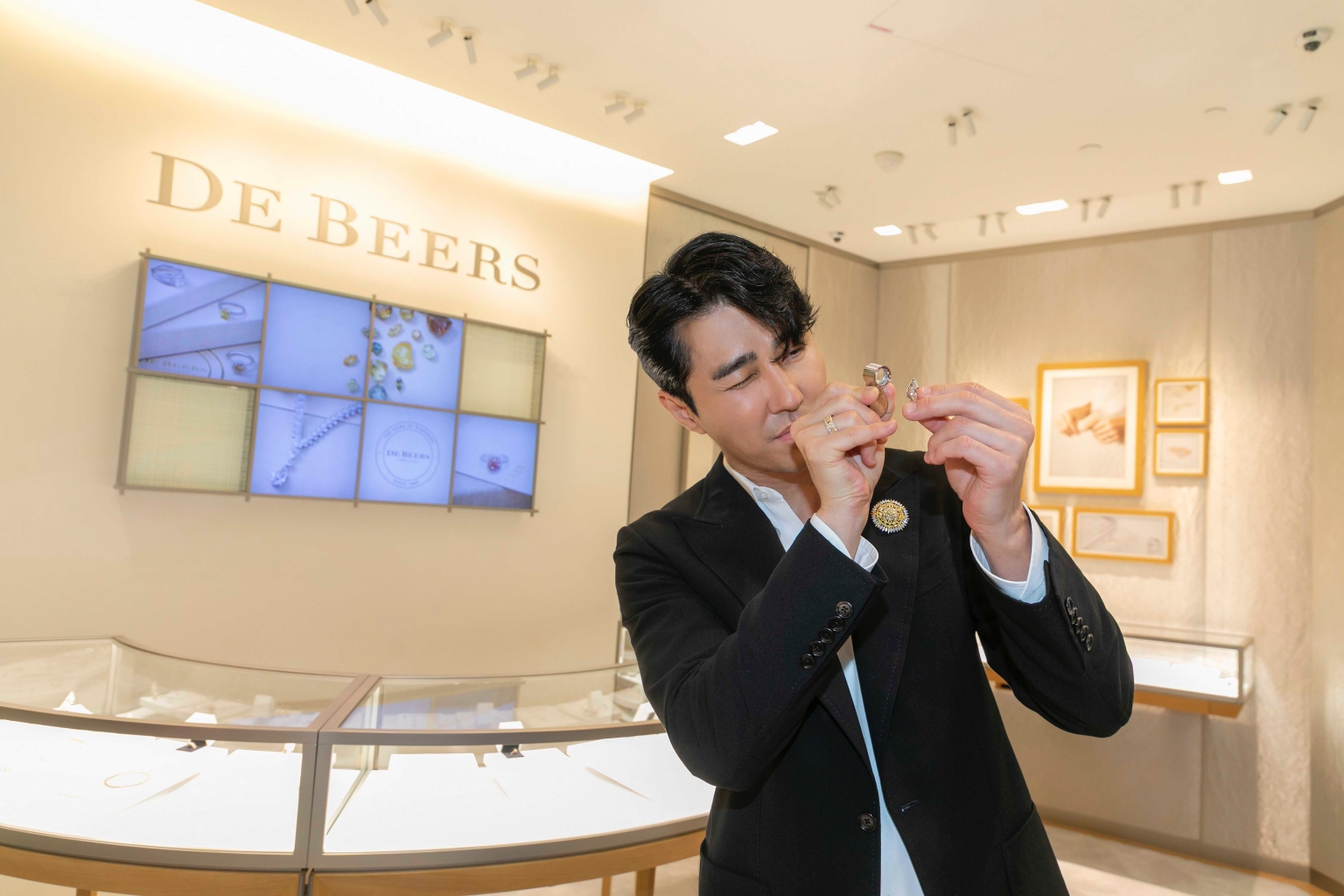 韓國歐巴車勝元出席de Beers活動